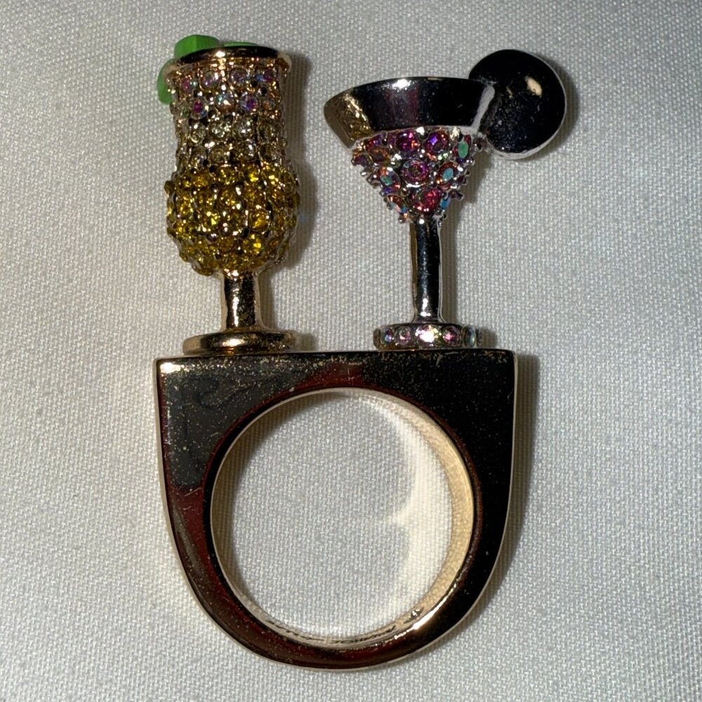 Betsy Johnson Island Cocktail Ring, size 7 (Accepting offers)